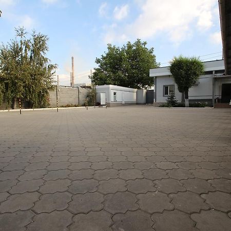 Delphin Guest House Бишкек Екстериор снимка