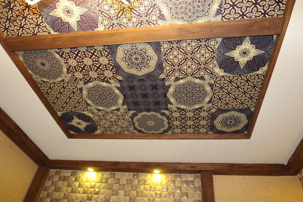 Delphin Guest House Бишкек Екстериор снимка